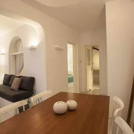 Hotel Remezzo Imerovigli (Santorini)