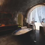Remezzo Hotel Imerovigli (Santorini)