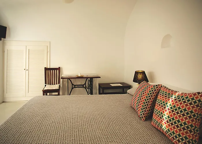 Hotel Remezzo Imerovigli (Santorini)