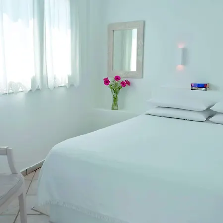 Remezzo Hotel Imerovigli (Santorini)
