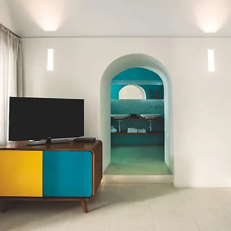 Remezzo Hotel Imerovigli (Santorini)