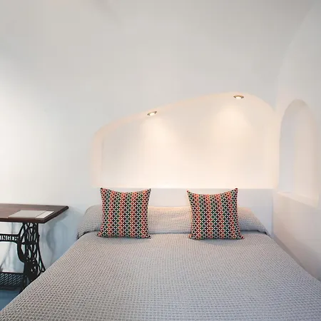 Remezzo Hotel Imerovigli (Santorini)