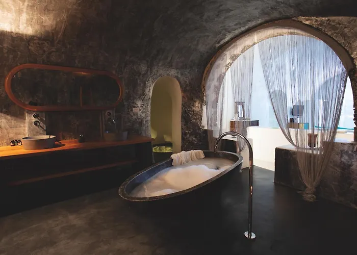 Remezzo Hotel Imerovigli (Santorini)